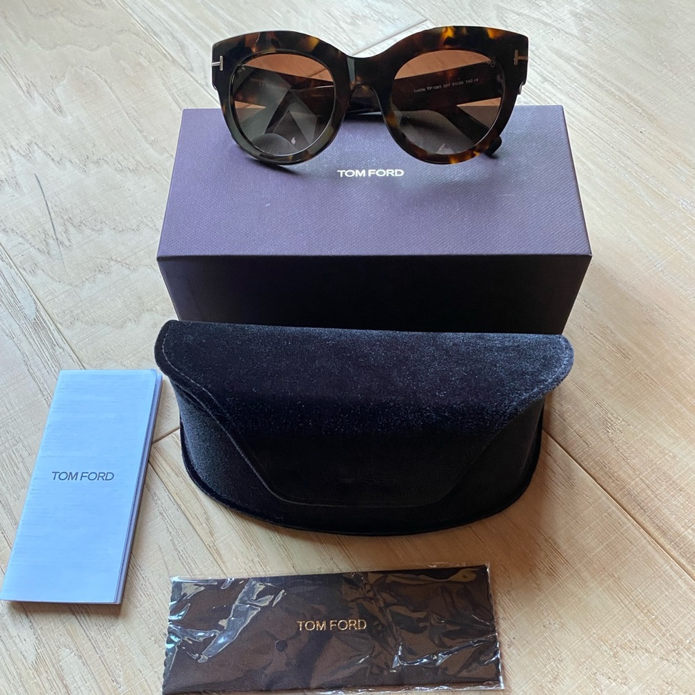 TOM FORD Lucilla 51mm Gradient Cat Eye Sunglasses
SHINY DARK HAVANA/BORDEAUX